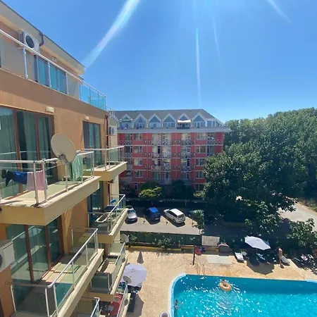 Studio In Amadeus Xi ساني بيتش